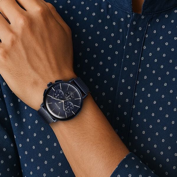 TITAN Analog Wrist Watch – Model 90200QM01