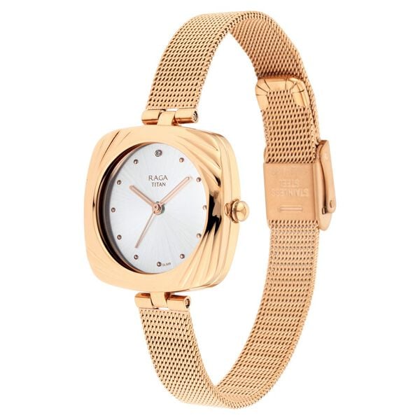 TITAN Analog Wrist Watch – Model 95139KM01