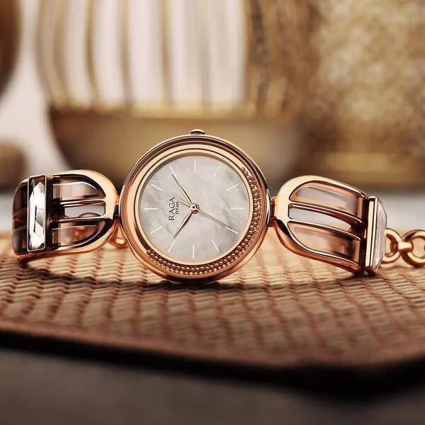 TITAN Analog Wrist Watch – Model 95200WM01