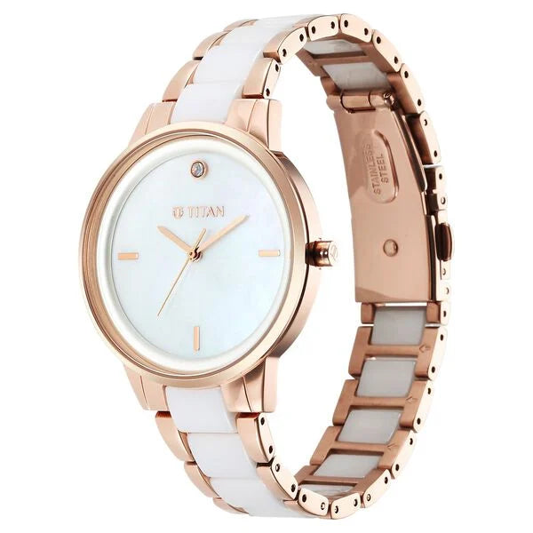 TITAN Analog Wrist Watch – Model 95213KD01