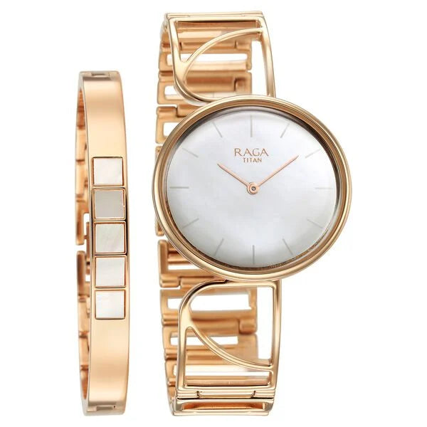 TITAN Analog Wrist Watch – Model 95226WM01
