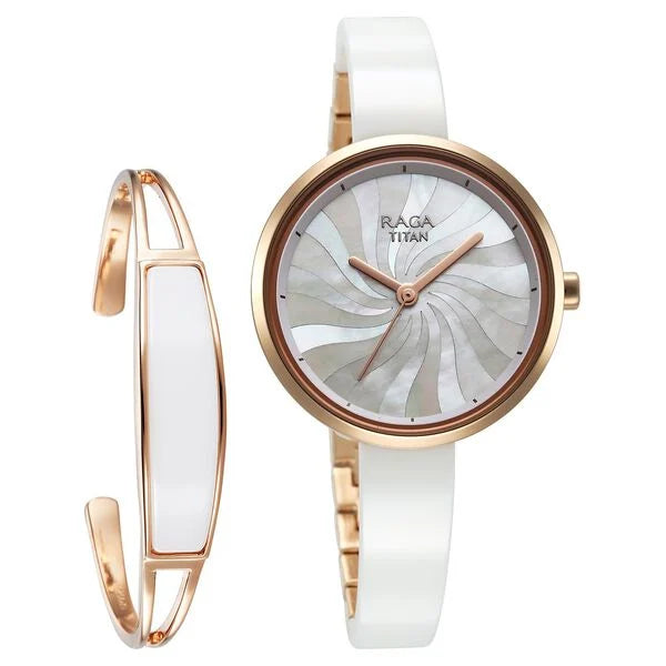 TITAN Analog Wrist Watch – Model 95253KD01