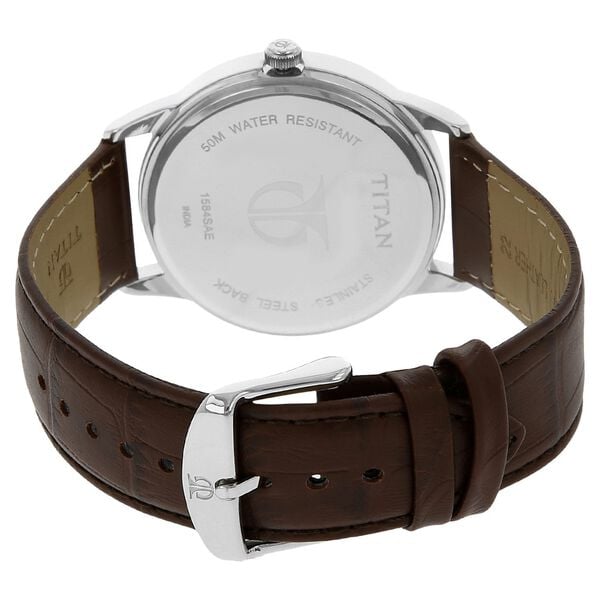 TITAN Analog Wrist Watch – Model 1584SL03